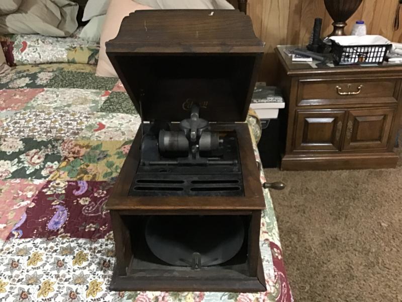 Model 30 Edison cylinder record player missing front…
