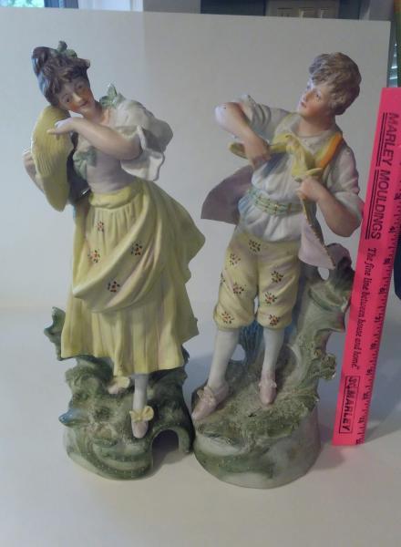 Set of figurines, good condition