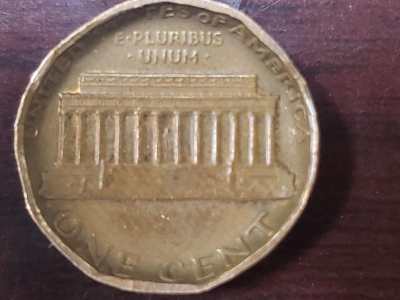 1977 Lincoln Cent, 3.11g, Center coin in 3rd&hellip;