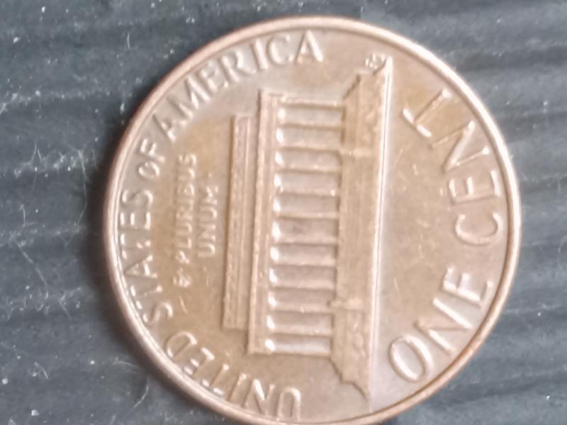 1982 small date lincoln penny? 8 has smaller…