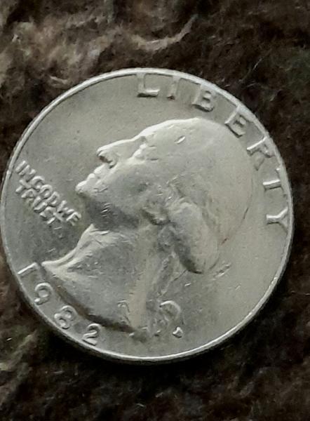 1982 d quarter error. Liberty is misaligned