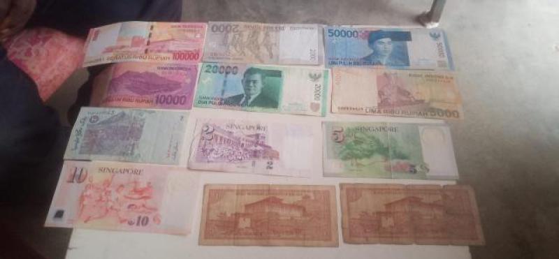 Foreign country currency notes