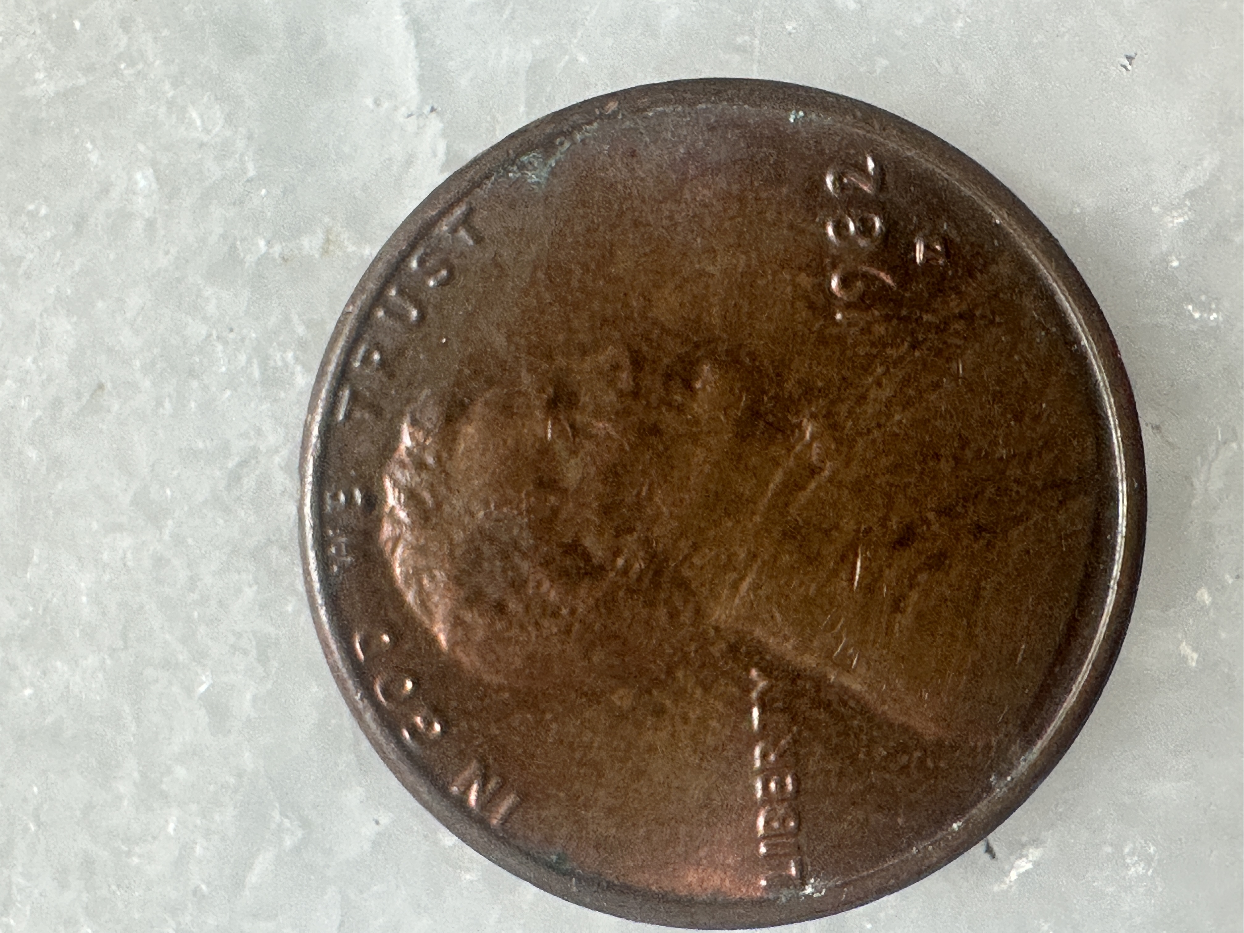 1982 Denver mint penny 3.1g. However not sure…